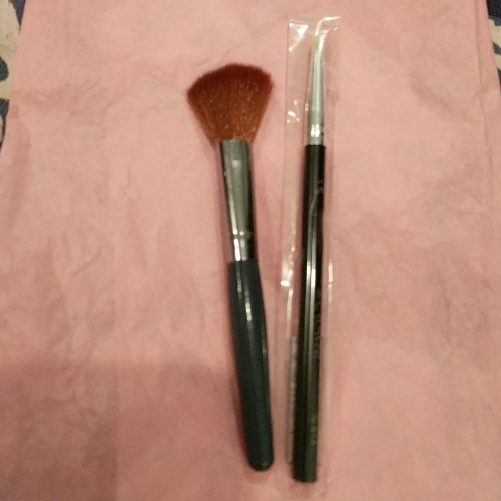 4 for $20 NEW makeup brushes Ulta & Crown Pro